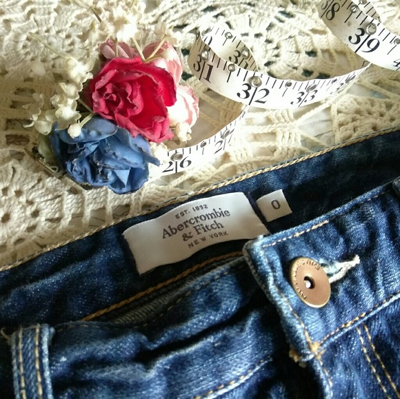 Abercrombie Distressed Demin Jean Mini Skirt - Picture 3 of 6